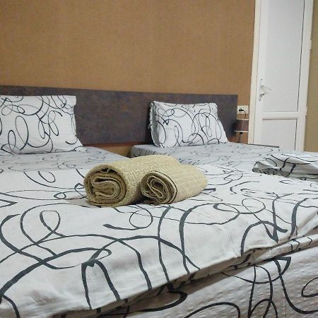 Hotel Bu Tbiliszi Kültér fotó