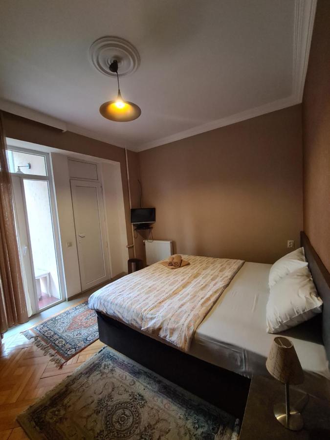 Hotel Bu Tbiliszi Kültér fotó