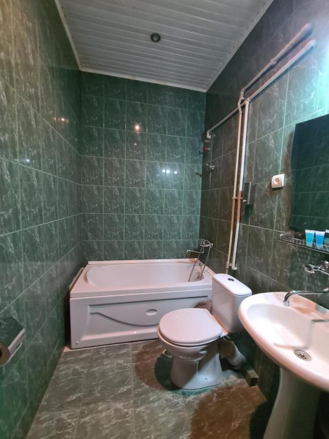 Hotel Bu Tbiliszi Kültér fotó