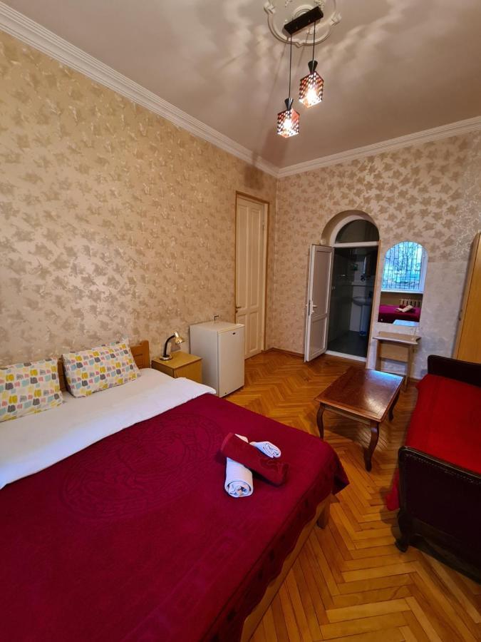 Hotel Bu Tbiliszi Kültér fotó