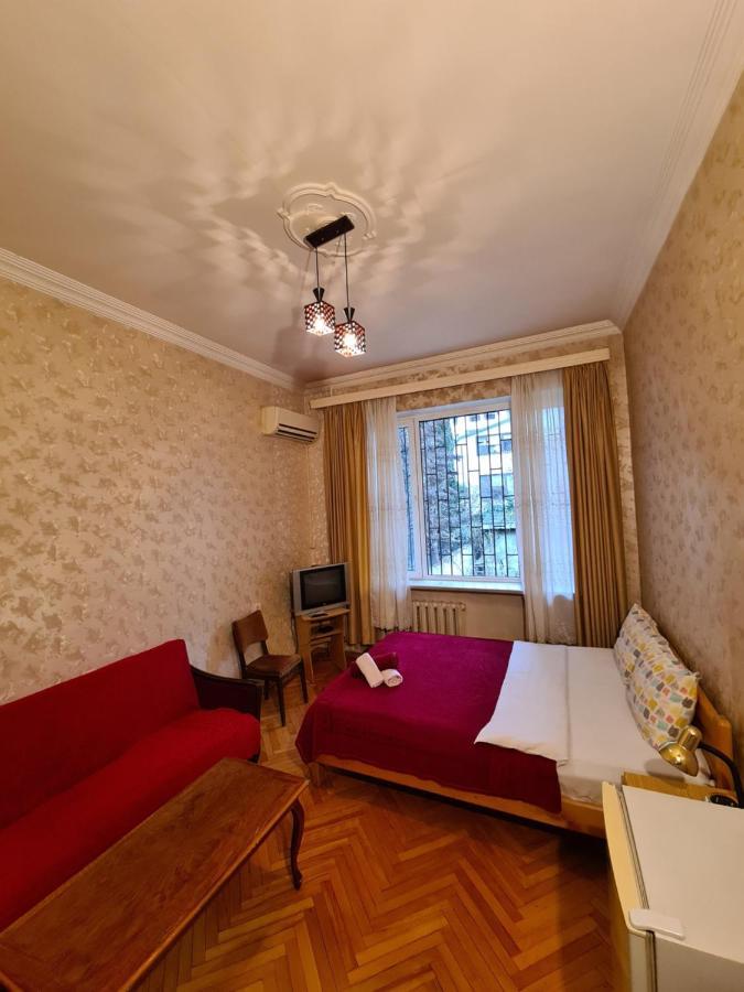 Hotel Bu Tbiliszi Kültér fotó