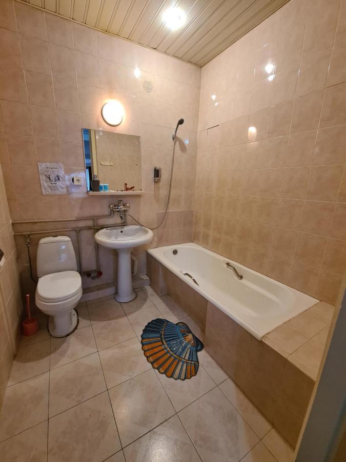 Hotel Bu Tbiliszi Kültér fotó