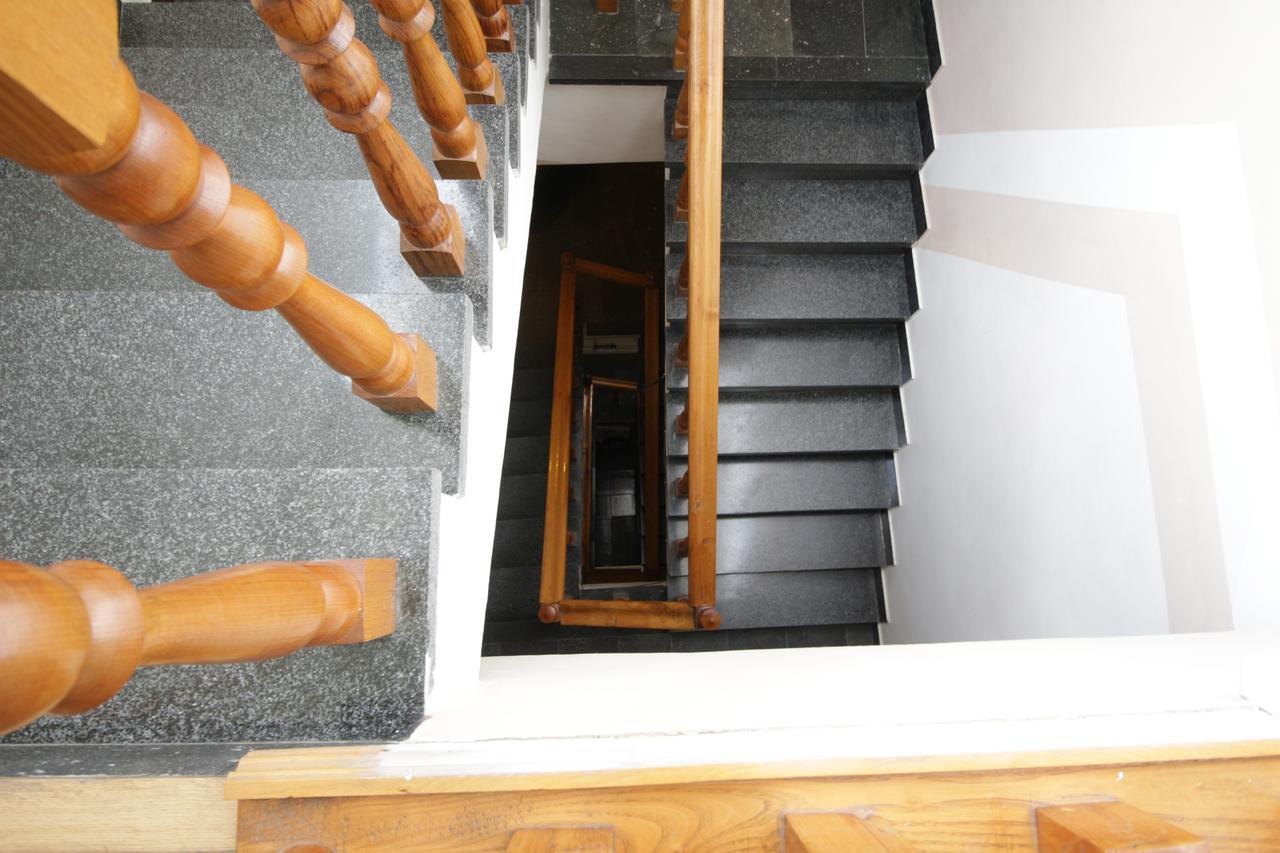 Hotel Bu Tbiliszi Kültér fotó