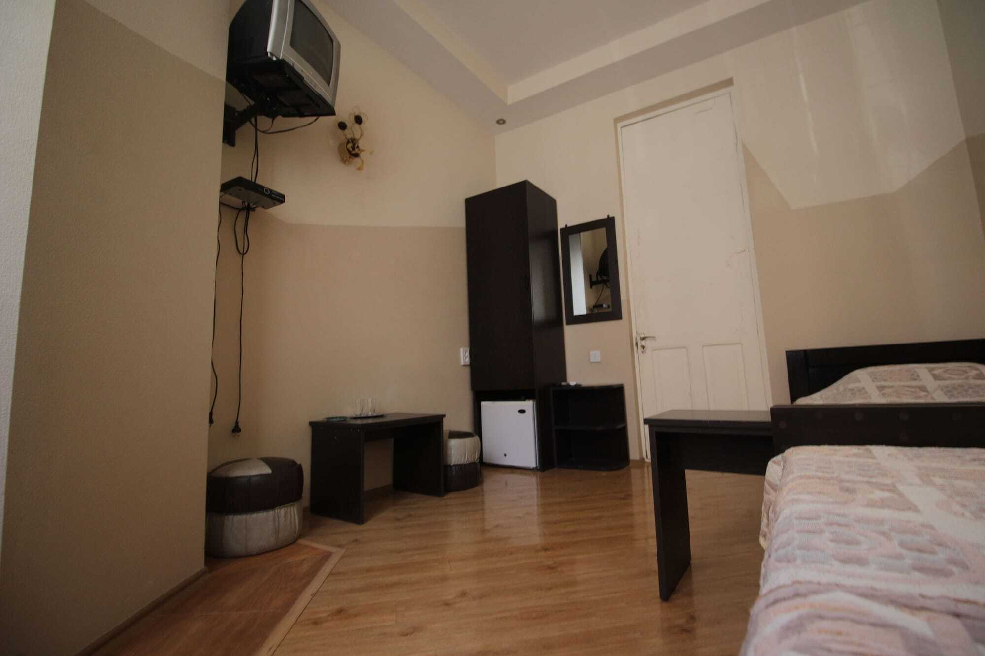 Hotel Bu Tbiliszi Kültér fotó